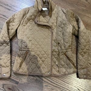 Used
Beautiful color
Easy to match with everything